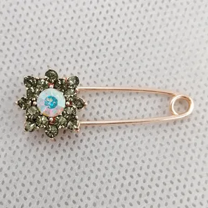 سنجاق سینه زنانه مدل گل کد ja220