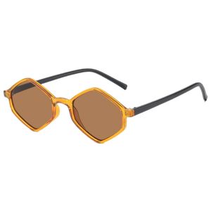 نقد و بررسی عینک آفتابی مدل Transparent Lolipop 2032 توسط خریداران
