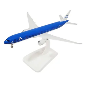 ماکت هواپیما مدل بوئینگ 777 کد 8661