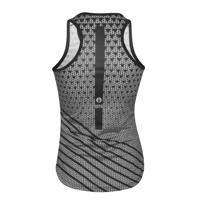 تاپ ورزشی زنانه مدل MAstW3