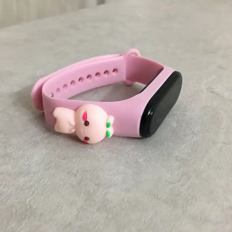 ساعت مچی دیجیتال مدل ضد آب سیلیکونی تربچه کیوت کد W TO PIN 33