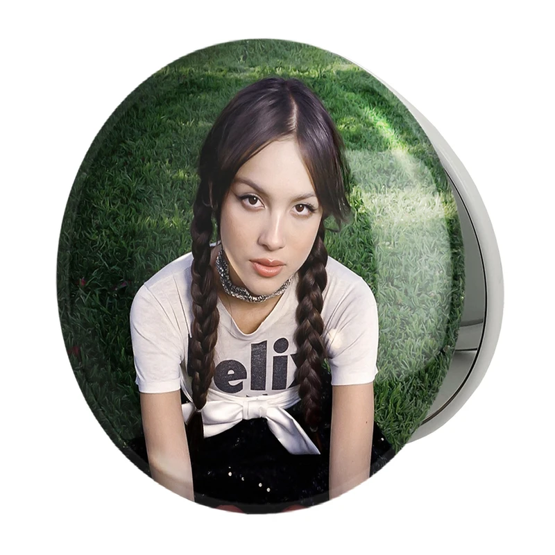 آینه جیبی خندالو طرح اولیویا رودریگو Olivia Rodrigo مدل تاشو کد 19276 