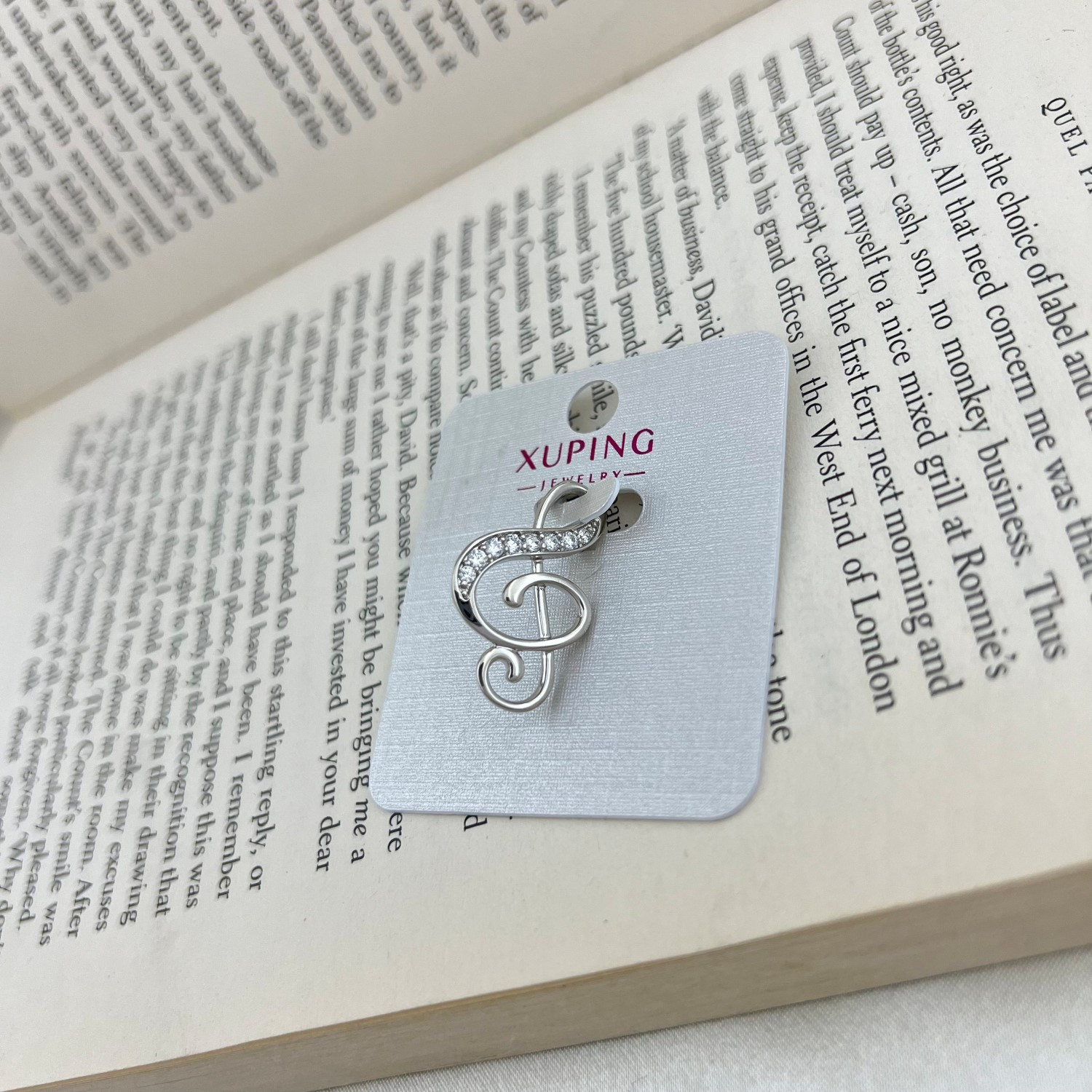 آویز گردنبند زنانه ژوپینگ مدل کلید سل کد N4561 آویز گردنبند زنانه ژوپینگ مدل کلید سل کد N4561