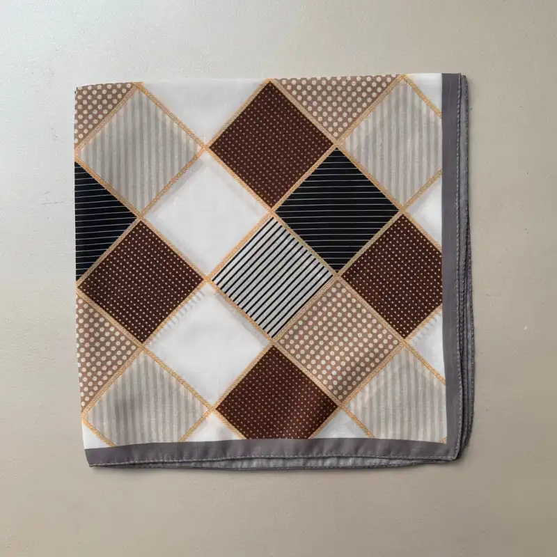 روسری زنانه مدل نخی چهار خانه خالخالی خط خطی قواره 70