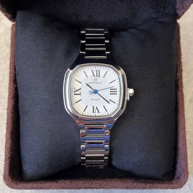 ساعت مچی عقربه ای زنانه نیوی فورس مدل NF5042 SWS