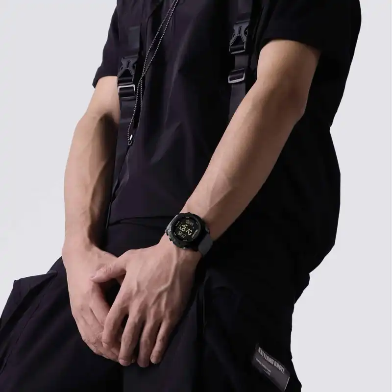 ساعت مچی دیجیتال نیوی فورس مدل NF7104BBGR