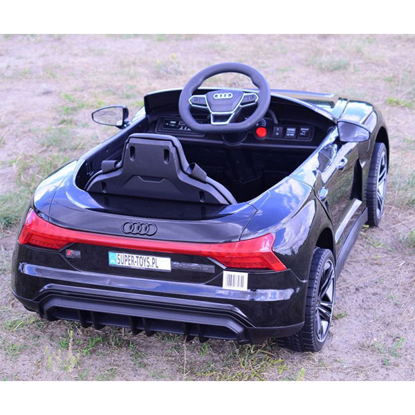 ماشین شارژی مدل آئودی qls 6888