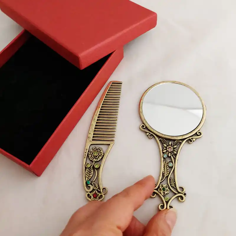 ست آینه آرایشی و شانه کد 02