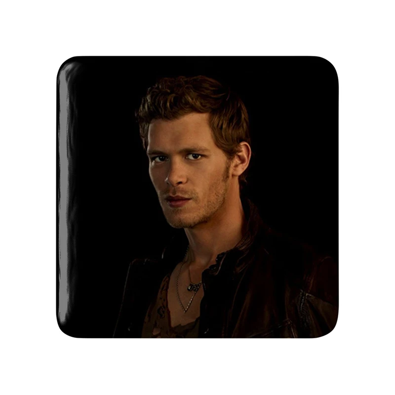 مگنت خندالو طرح کلاوس مایکلسون اصیل ها The Originals  مدل مربعی کد 20311