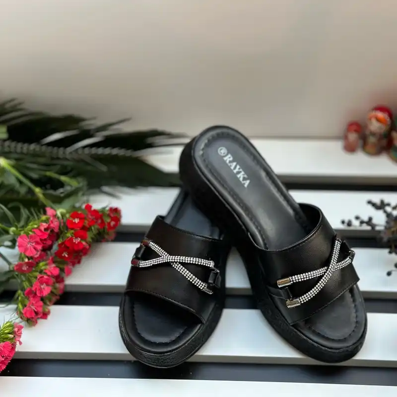 صندل زنانه رایکا طب مدل سنا