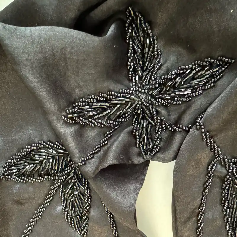 شال زنانه مدل ساتن پتینه مهمانی مجلسی حاشیه سنگدوزی جواهر دوزی طرح گل