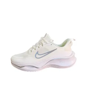 کفش پیاده‌روی زنانه مدل Zoomx