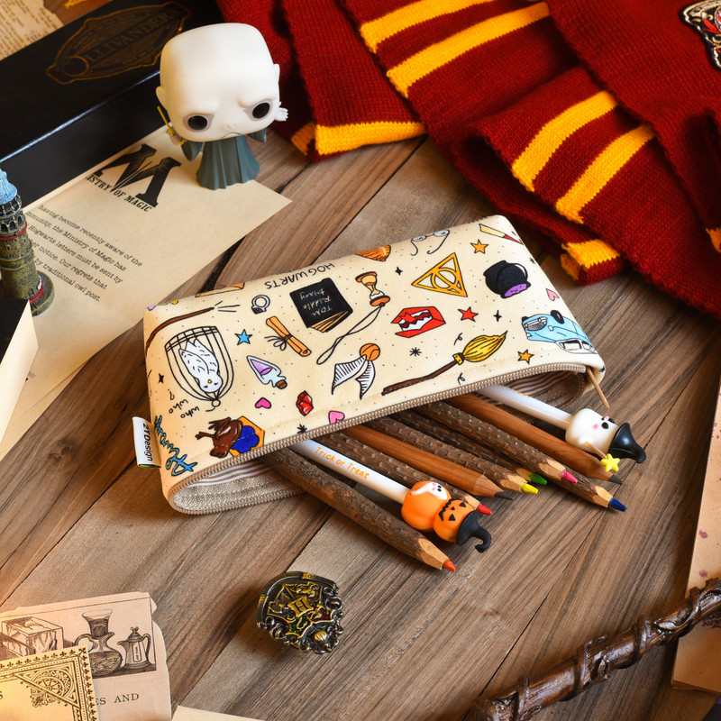 جامدادی طوطی دیزاین طرح هری پاتر هاگوارتز مدل OLGA-25