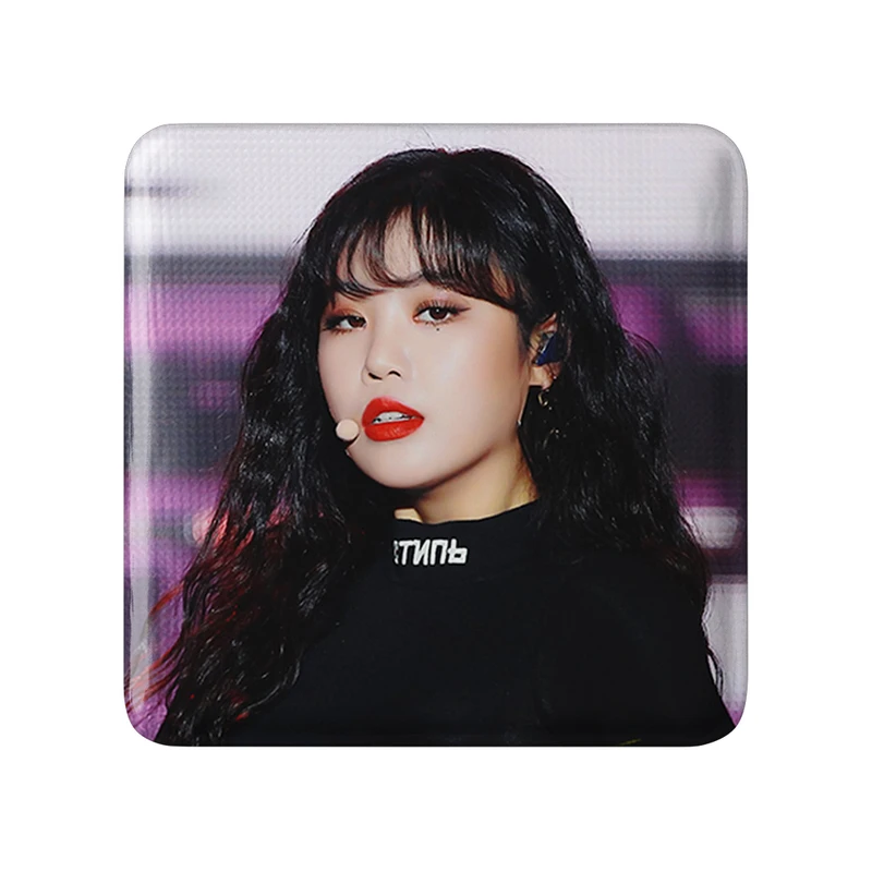 مگنت خندالو طرح سوجین گروه جی آیدل GIdle  مدل مربعی کد 19562