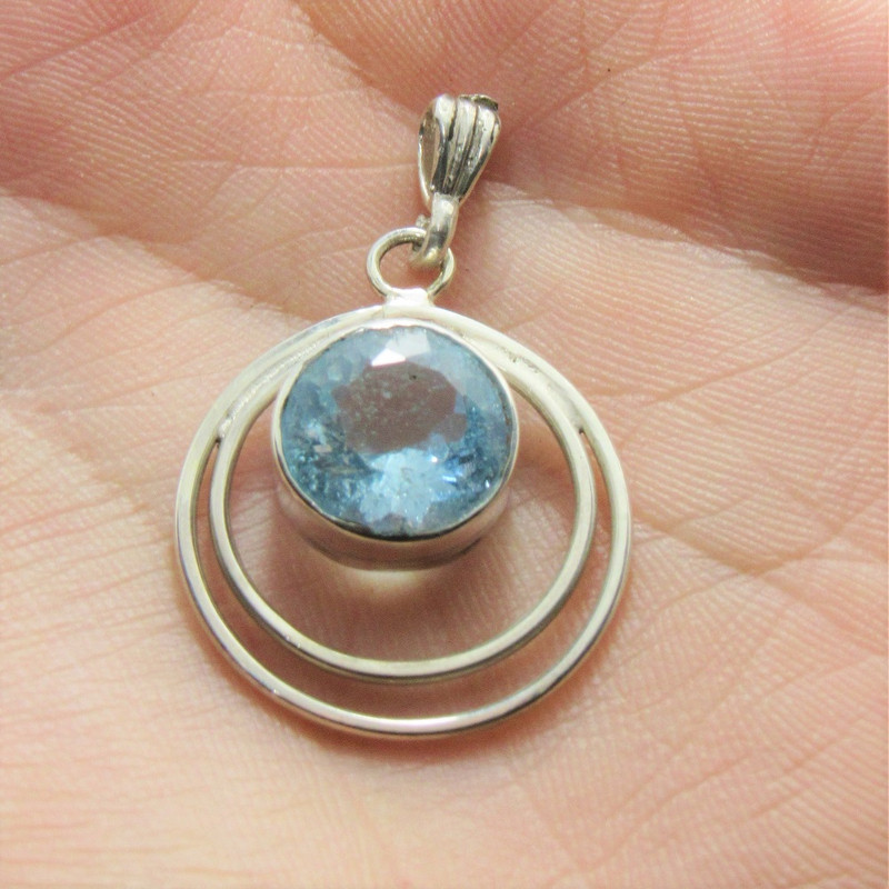 آویز گردنبند مدل توپاز آویز گردنبند مدل توپاز