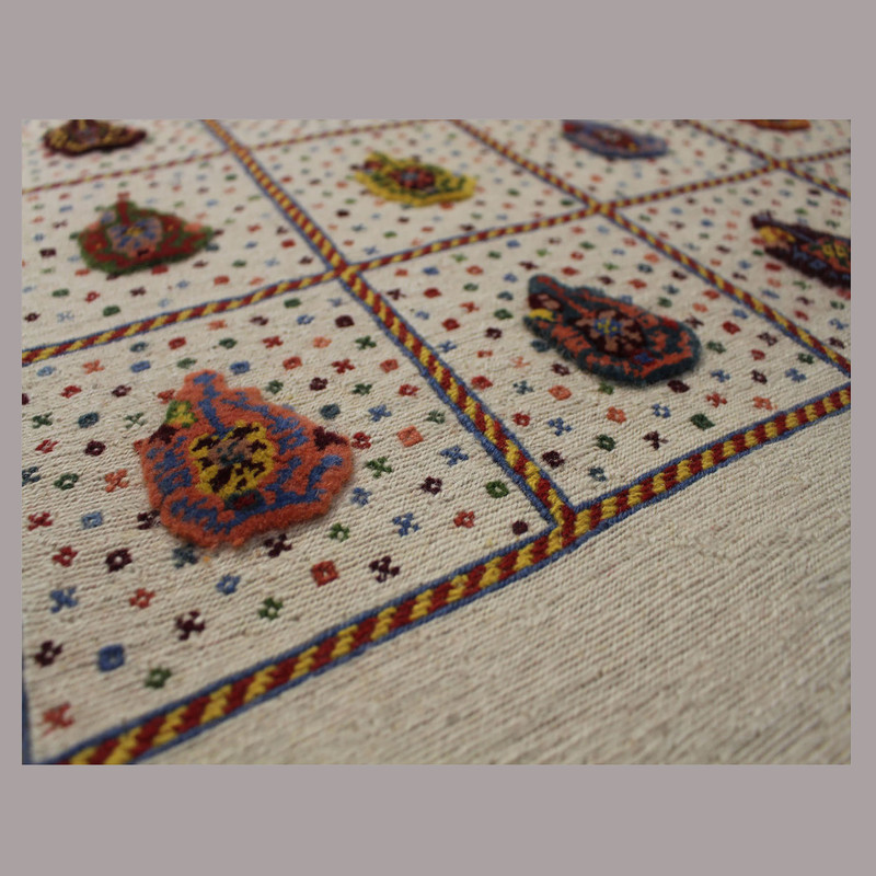 گلیم فرش دستباف یک و نیم متری طرح خشتی مدل شیرکی پیچ سیرجان کد 106 گلیم فرش دستباف یک و نیم متری طرح خشتی مدل شیرکی پیچ سیرجان کد 106