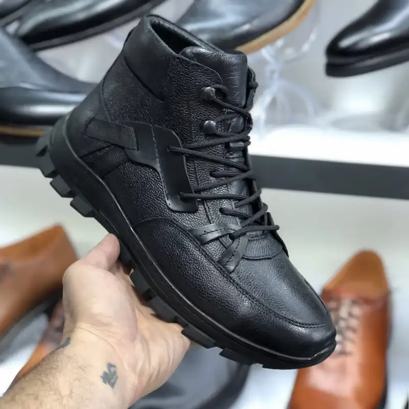 نیم بوت مردانه مدل فلور بندی کدtz8800میلینگ