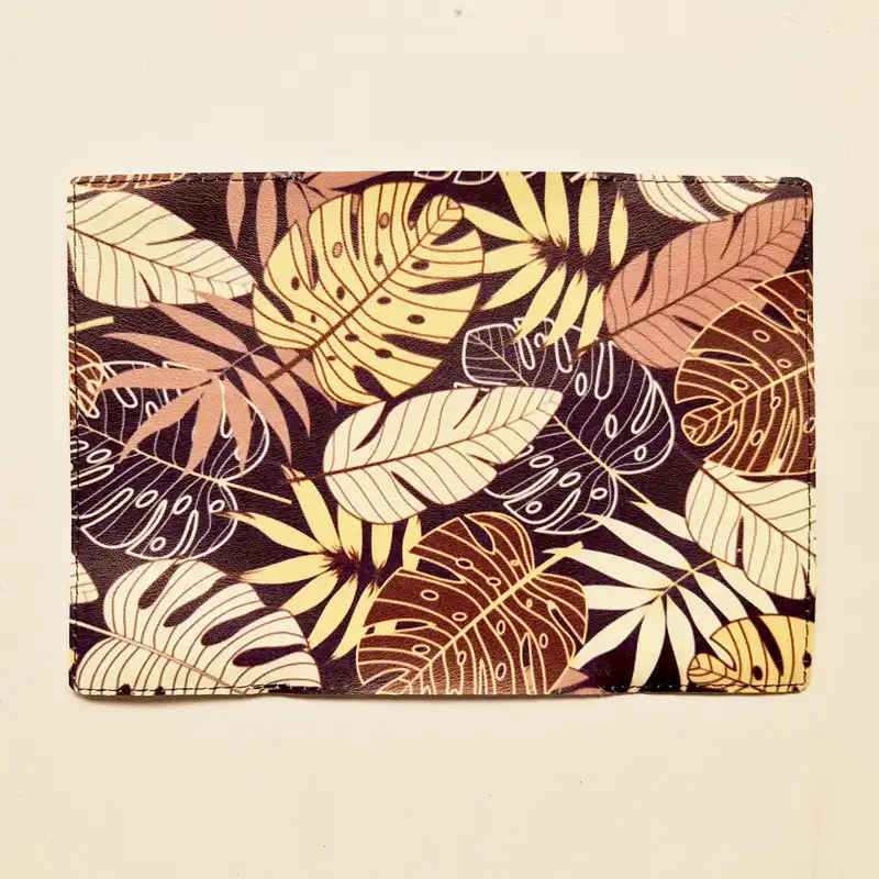 جلد پاسپورت مدل IDC260219