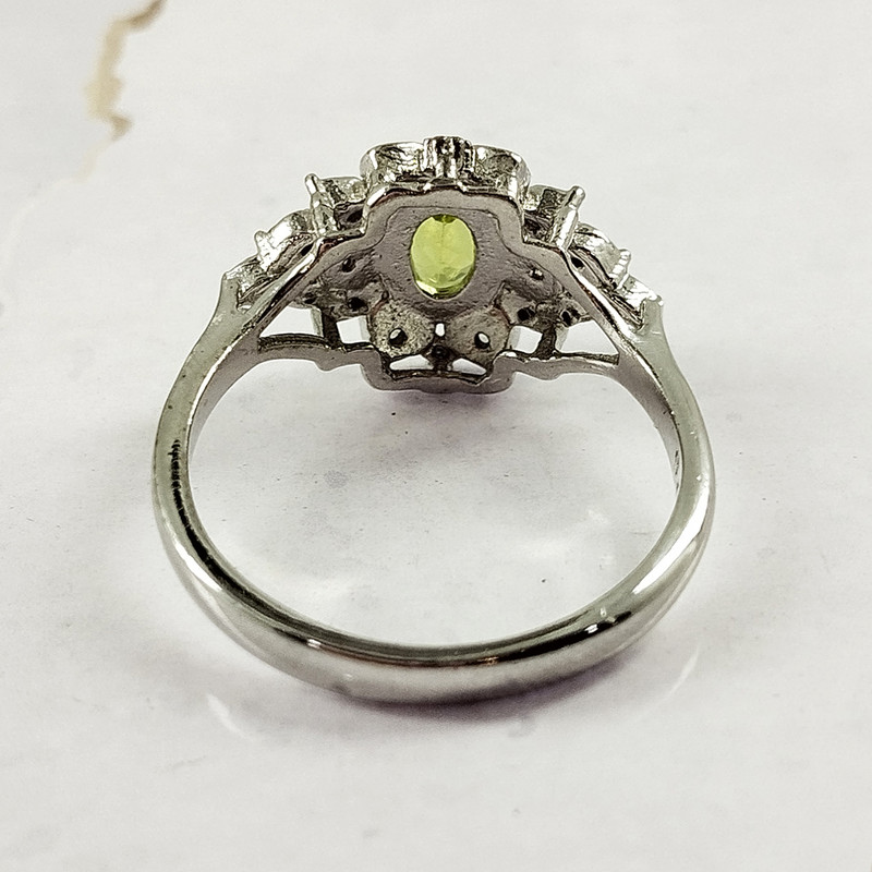 انگشتر نقره زنانه سلین کالا مدل زبرجد کد 24 انگشتر نقره زنانه سلین کالا مدل زبرجد کد 24