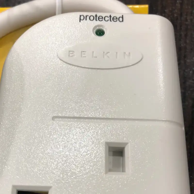 محافظ شوک الکتریکی بلکین مدل Surgestrip