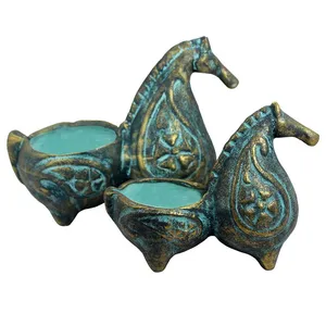 شمعدان سفالی دست نگار طرح اسب کد 03-20 مجموعه دو عددی