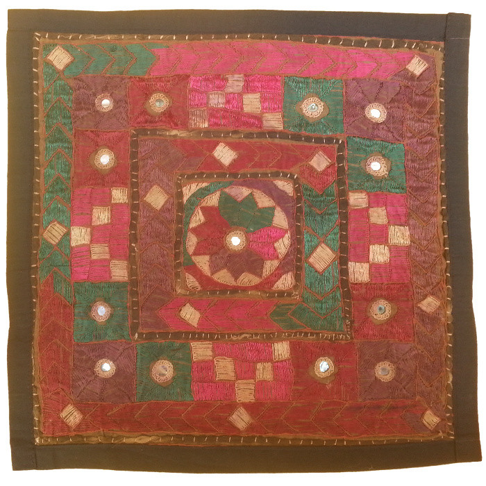 رومیزی سوزن دوزی مدل عسلی کد SOO69