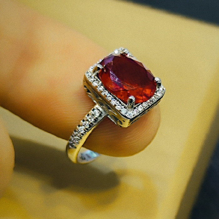 انگشتر نقره زنانه مدل سنگ یاقوت صنعتی کد 7400