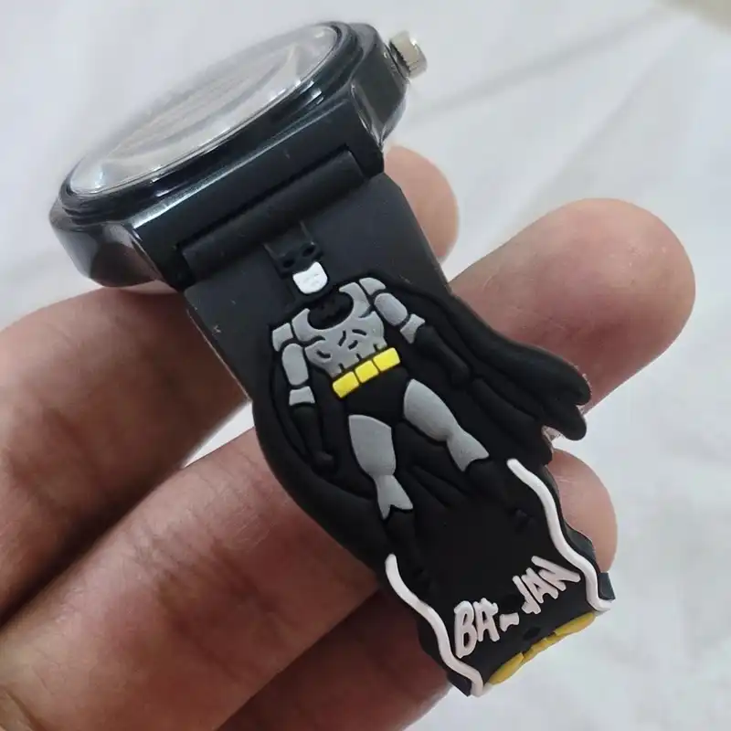 ساعت مچی عقربه ای بچگانه مدل کوارتز بند سیلیکونی آنتی آلرژی طرح بتمن کد 4