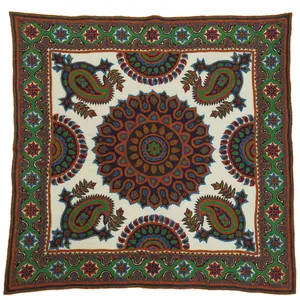 رومیزی سوزن دوزی طرح چهاربته بازوبند کد ۱۰۱