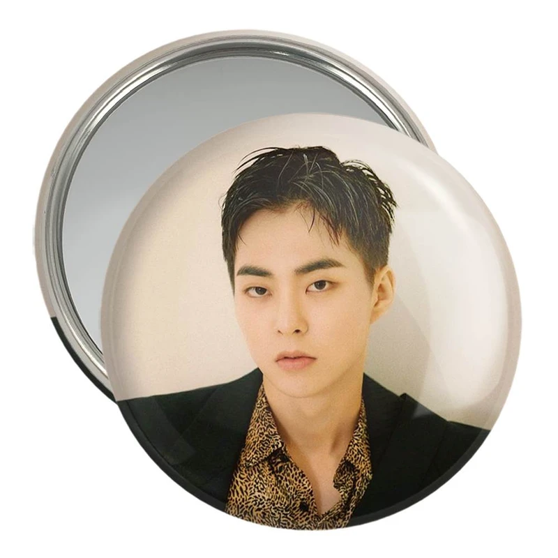 آینه جیبی خندالو مدل شیومین گروه اکسو EXO  کد 13509