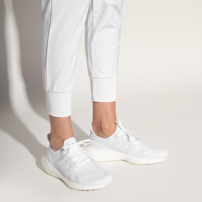 کفش رانینگ آدیداس مدل Ultraboost