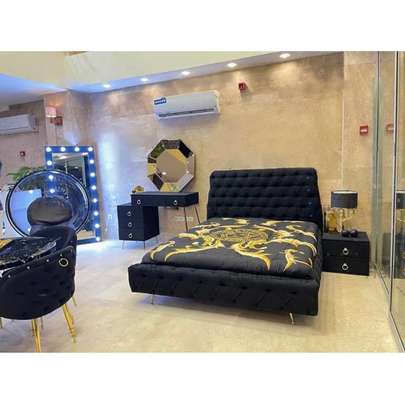 راهنمای خرید انواع سرویس خواب آینه ای جدی و استیل نقره ای و کنسول طلایی آینه دار با قیمت مناسب