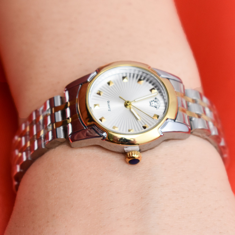 ساعت مچی عقربه ای زنانه مدل V01