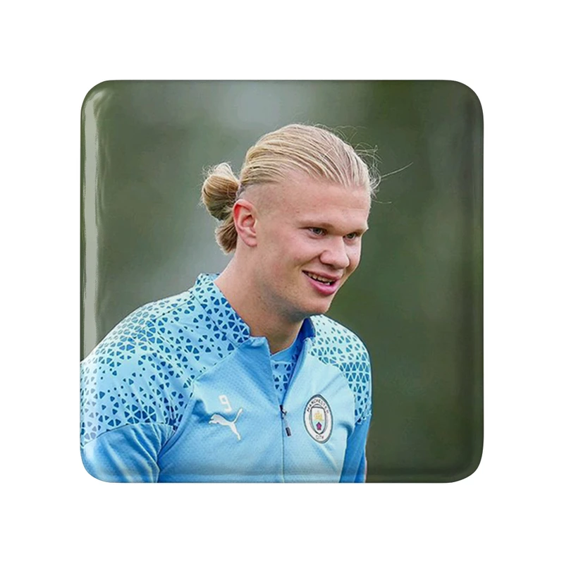 پیکسل خندالو طرح ارلینگ هالند (Erling Haaland) مدل مربعی کد 36359