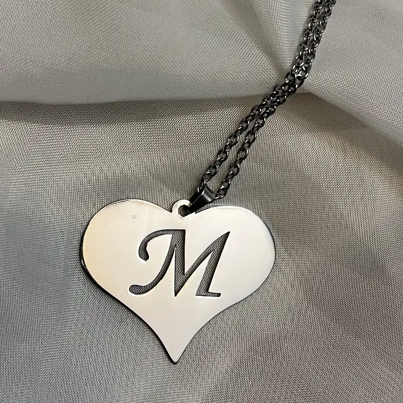 گردنبند مدل قلب با حرف M