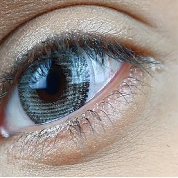 لنز چشم بلا مدل 015 رنگ طوسی سبز دور مشکی