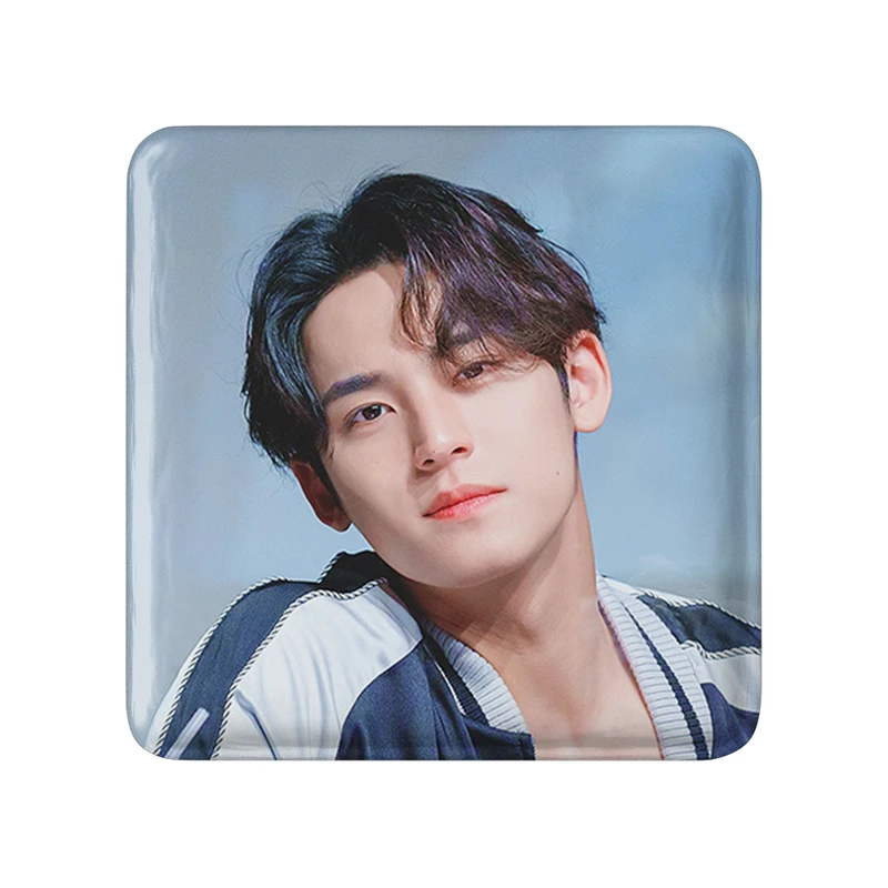 مگنت خندالو طرح مینگیو گروه سونتین Seventeen  مدل مربعی کد 21633