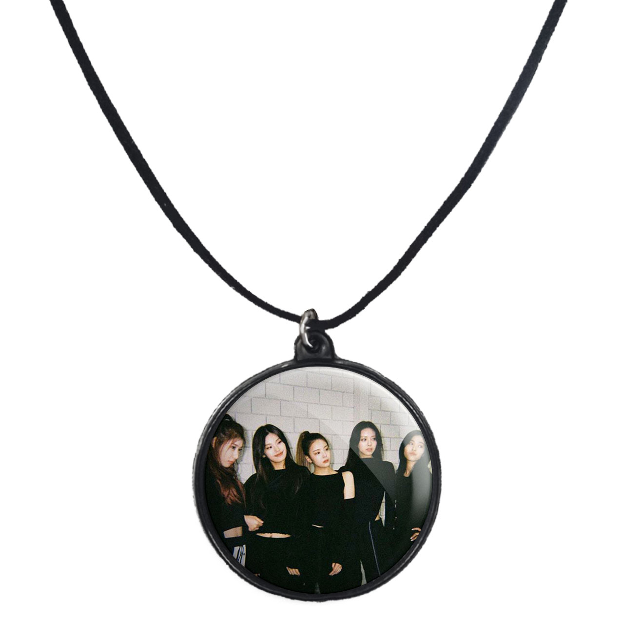 گردنبند پرمانه طرح گروه موسیقی ایتزی کد pmb.13061 مدل دو طرفه