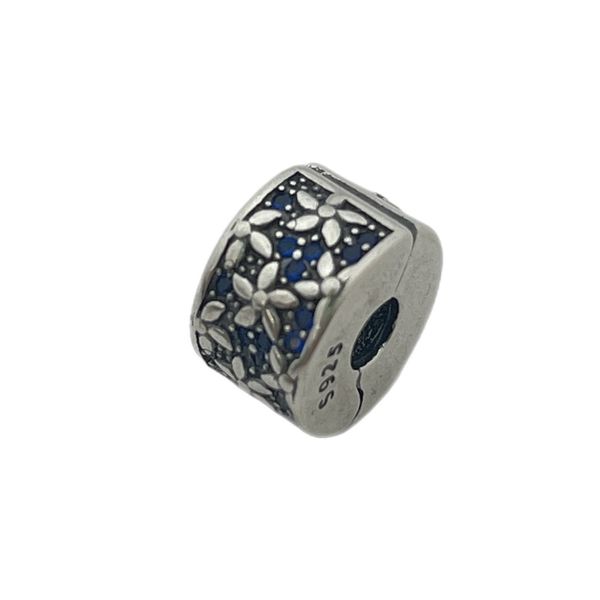 آویز گردنبند نقره زنانه پاندورا مدل Daisy blue clip charm 65286