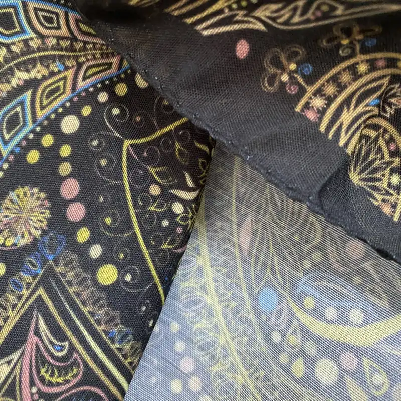 روسری زنانه مدل نخی چهارفصل منگوله دار کد 895