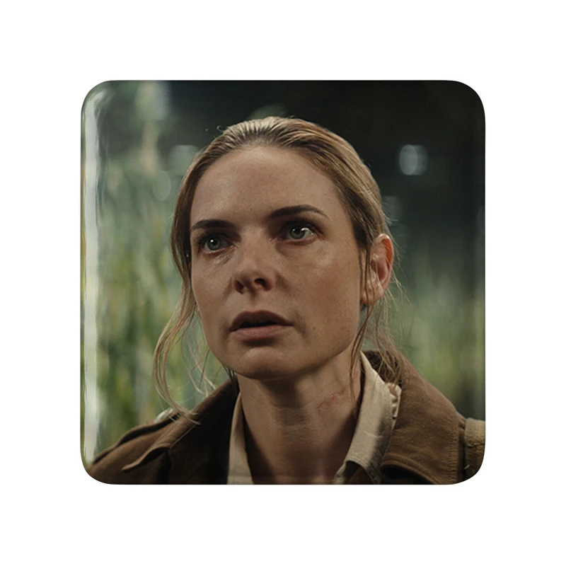 مگنت خندالو طرح سریال سیلو Silo مدل مربعی کد 29970