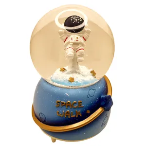 گوی موزیکال مدل آدم فضایی طرح SPACE WALK کد PA35