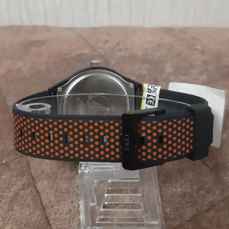 ساعت مچی عقربه ای کیو اند کیو مدل VR28J034Y