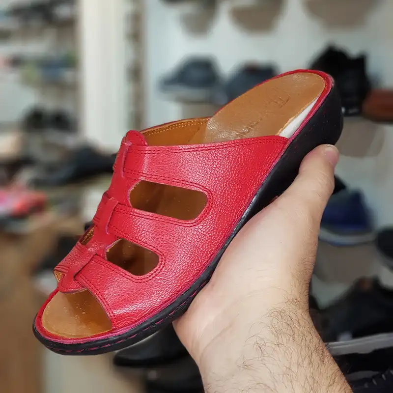 دمپایی زنانه مدل چرم طبیعی کد 034 رنگ قرمز