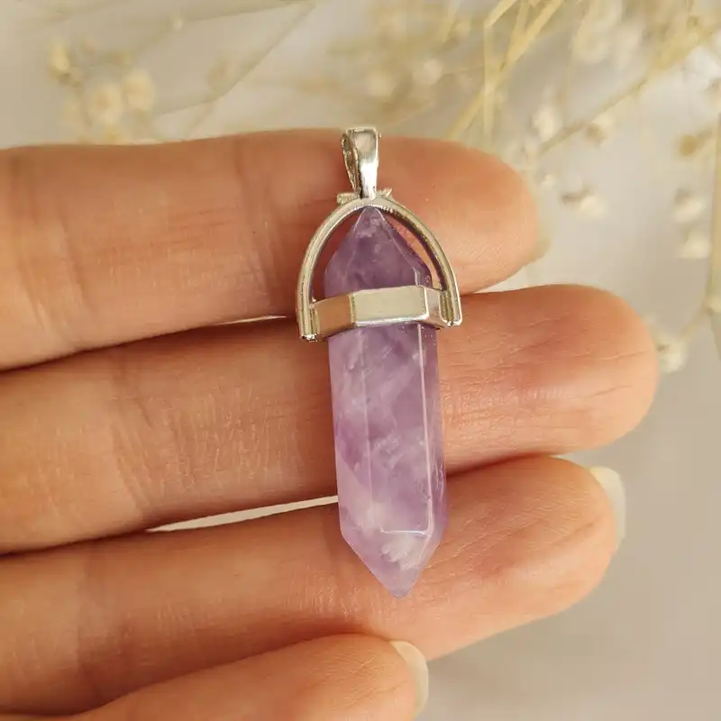 آویز گردنبند مدل منشور سنگ آمیتیس