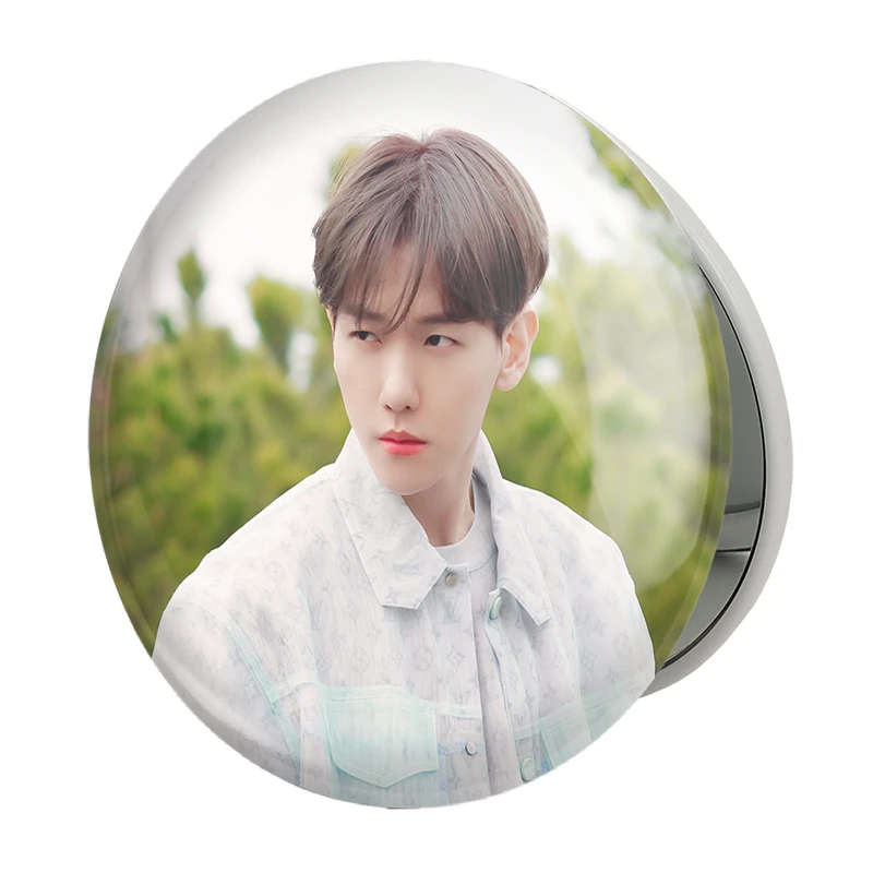 آینه جیبی خندالو طرح بکهیون گروه اکسو EXO مدل تاشو کد 13616 