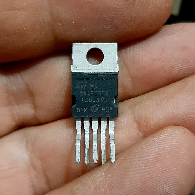 آی سی آمپلیفایر اس تی مدل TDA2030