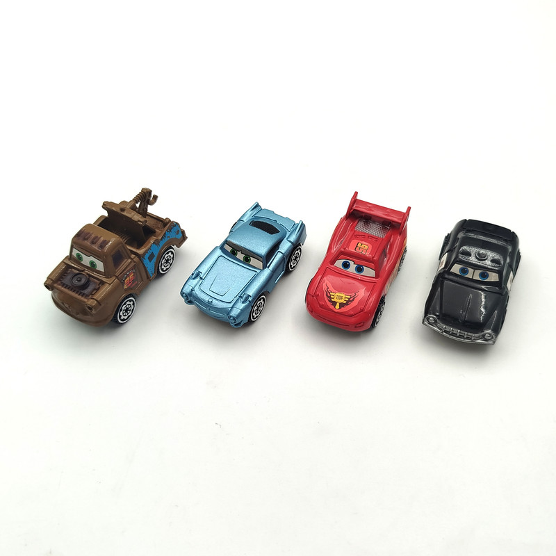 کیت ماشین بازی طرح پارکینگ مک کویین مدل 8801