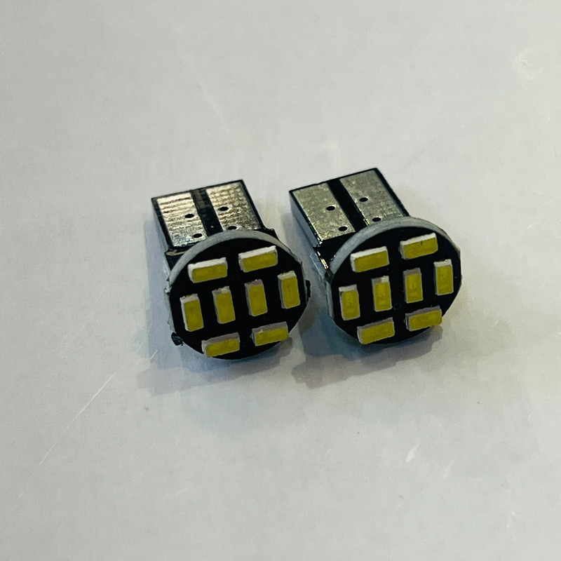 لامپ پلاک خودرو اچ اف دی مدل 8SMD بسته دو عددی