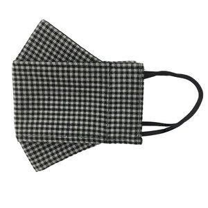 ماسک پارچه‌ ای مدل سه بعدی طرح چهارخونه